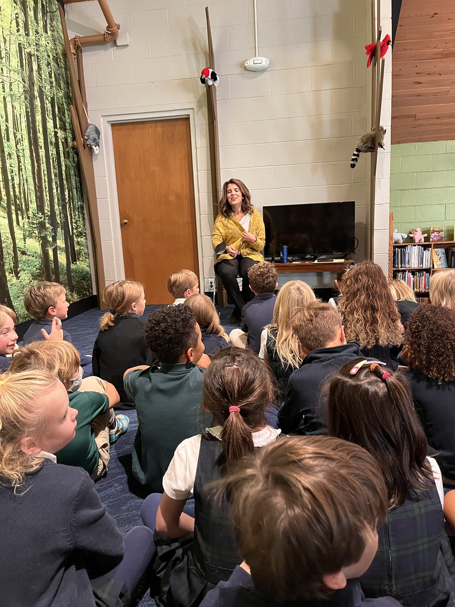 We were so lucky to learn about being a persistent and brave leader from author Atia Abawi this week. She brought her amazing experiences and her research on Sally Ride into our classroom to show us how strong and wonderful leaders are! @usmsocial @usmlowerschool
