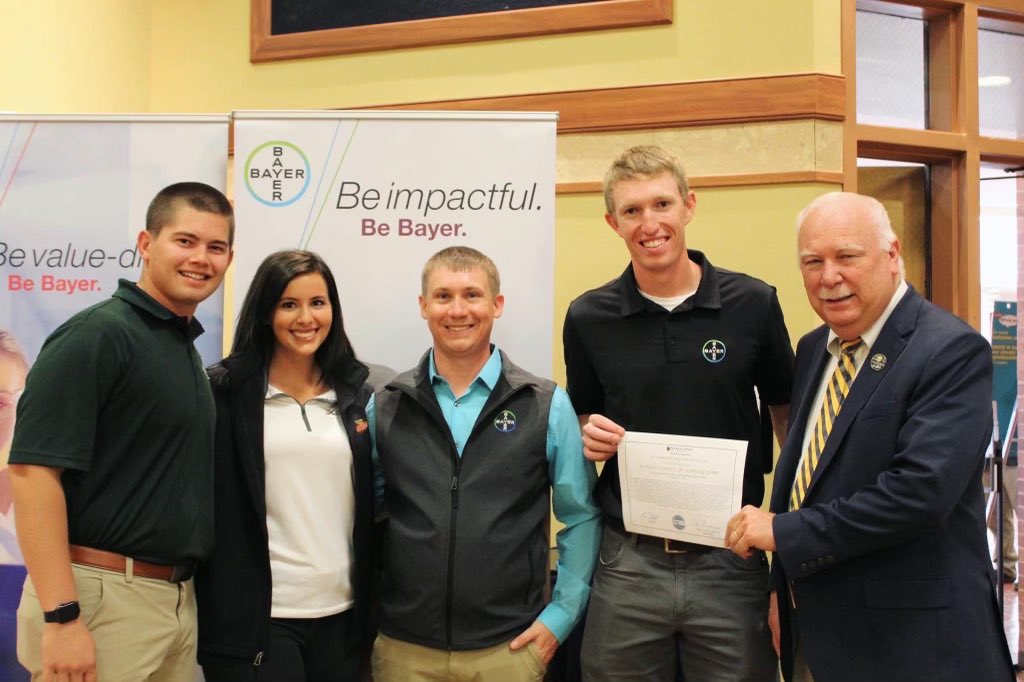 FSRs, <a href="/_shelbywright/">shelbilicious</a> and <a href="/TJHicks200/">Tanner Hicks</a>, had a great time representing Bayer Crop Science at the Murray State Career Fair this week! The future of a ag is a bright one 🤩⭐️👏🏻

Fun Fact: about 1/3 of our field team graduated from MSU!! 🏇🏼 

#NextGeneration #BayerUp <a href="/Bayer4CropsUS/">Bayer U.S. 🇺🇸 | Crop Science</a>