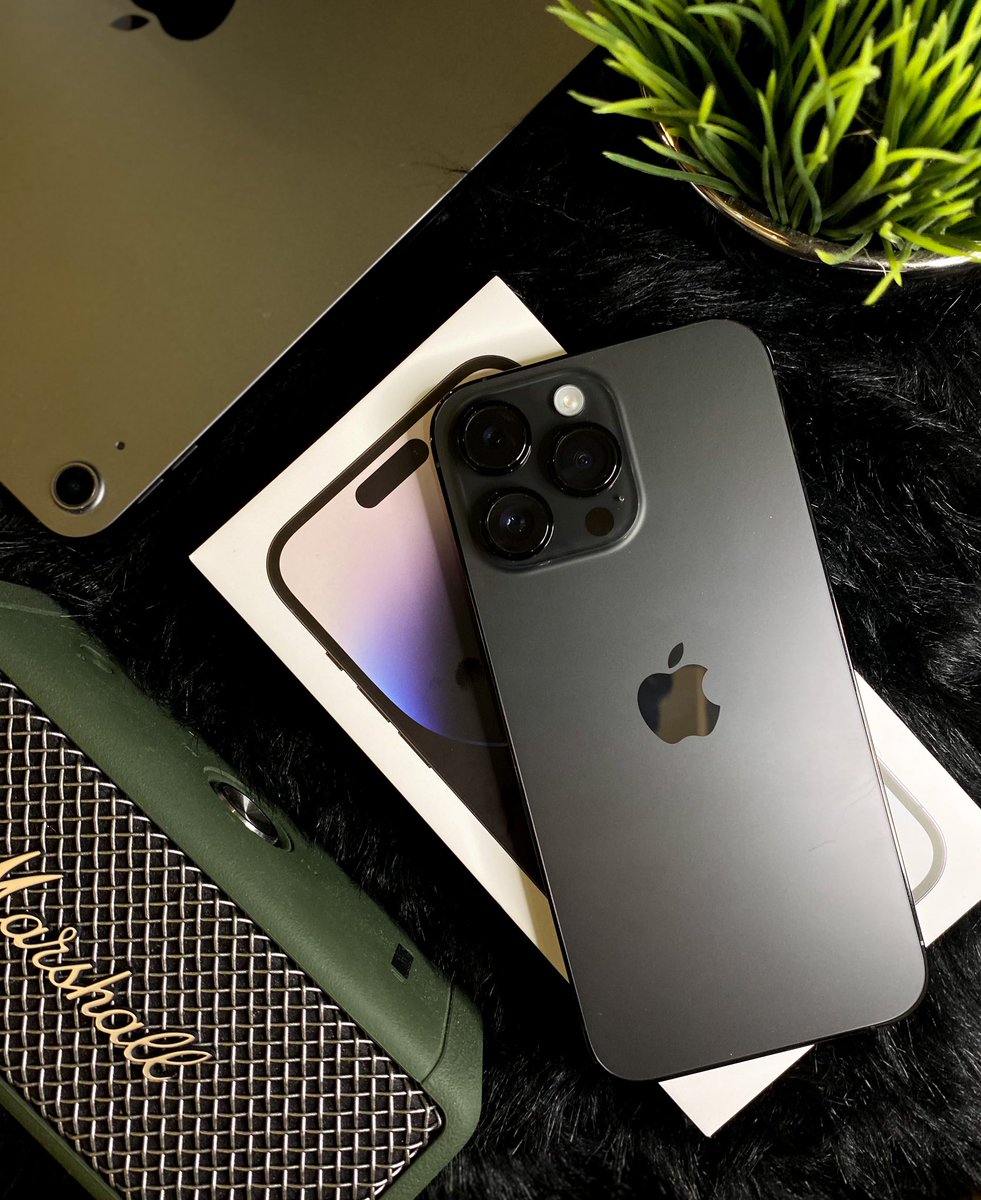mjadoctor's tweet photo. i got myself a little early Christmas gift, I'm totally in love with it. 

#iPhone14ProMax 🖤 https://t.co/z17kjSz5o0