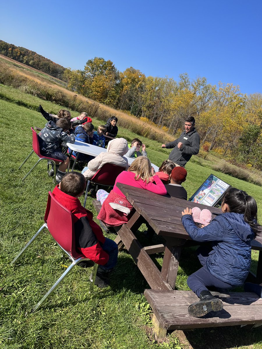jclendenen2's tweet image. Second graders learning about wetlands and animals that live in them at the Montezuma Audubon Center💙#SFCSDPROUD