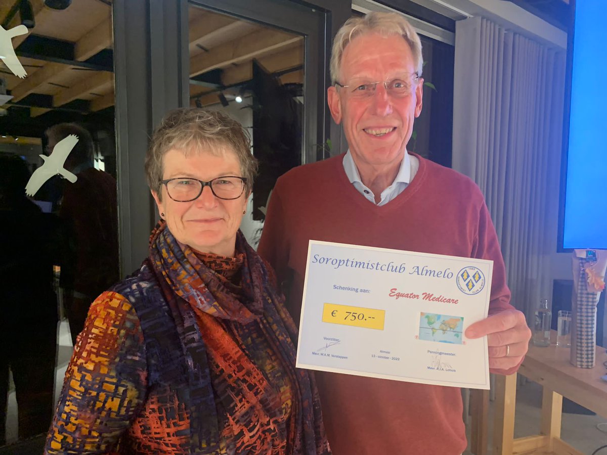 PRTulp's tweet photo. Gisteren indrukwekkende presentatie van @dickjungst bij @SoroptimistClub @Almelo. Met overhandiging cheque voor https://t.co/iHzreqJLxy.  Bewondering wat allemaal gebeurt en wordt gerealiseerd. Dit verdient alle  waardering en steun! https://t.co/x0VR9lbCmQ