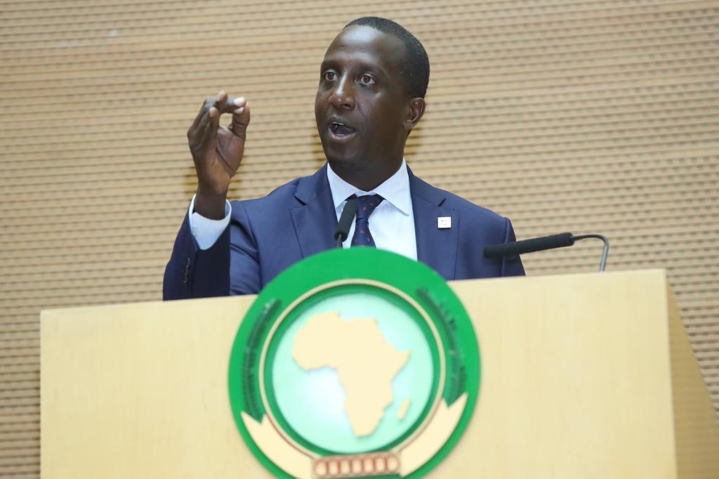 IFRCAfrica's tweet photo. The @AfricaCDC and @IFRC’s partnership will expand the Community Health Workforce by developing programmes for epidemic, pandemic preparedness, and response, assisting people affected by health emergencies and building health systems and community resilience. https://t.co/KXJv5u1y8Z