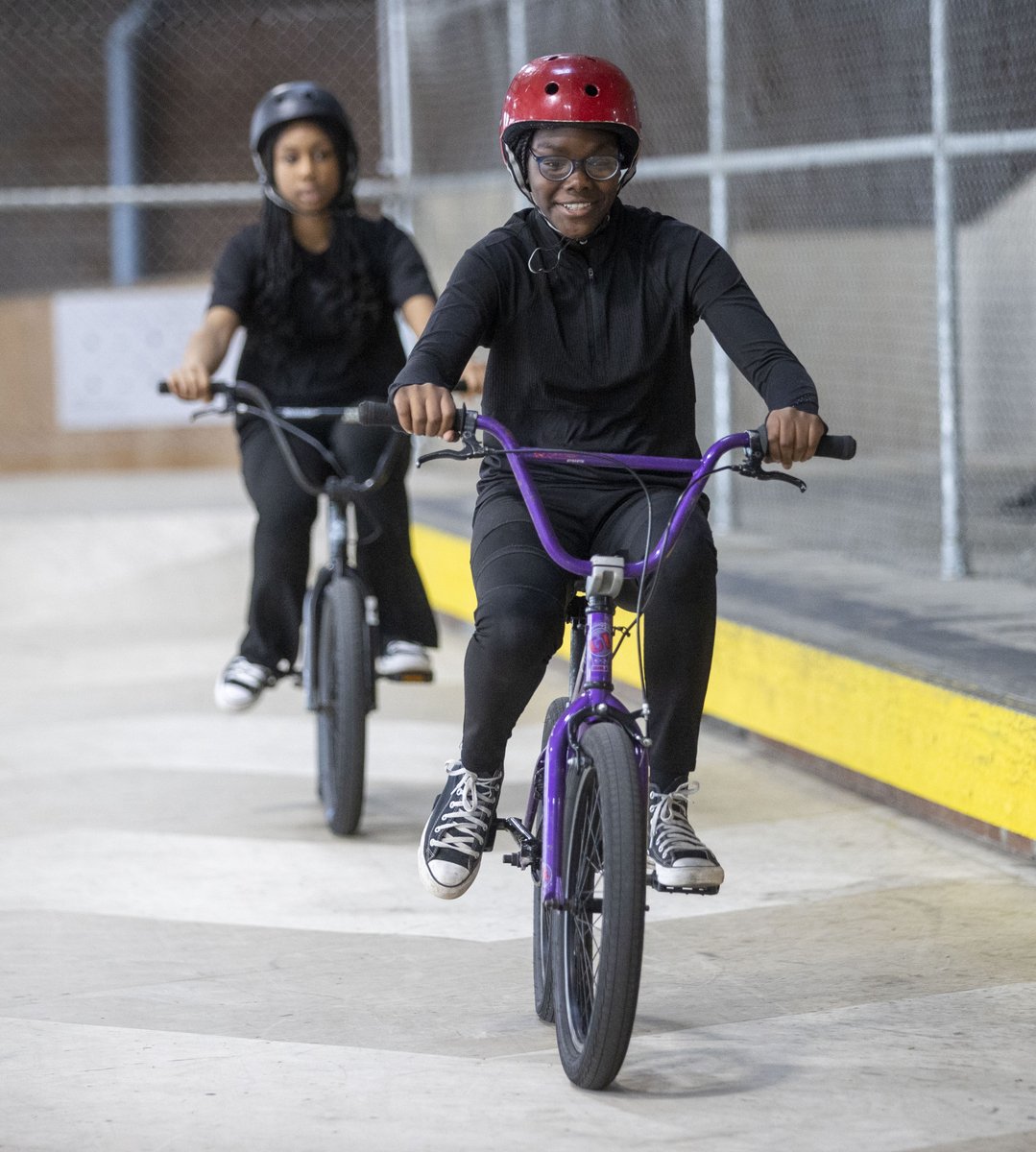 sportscotland's tweet photo. What a great initiative from @glasgowlife using the @CyclingWorlds to get more girls on their bikes

Working with #FitforGirls #ActiveSchools @PEPASSGlasgow &amp; @SSF_2000 it's a partnership approach &amp; a fantastic opportunity

Find out more➡️ https://t.co/bja9sFk4xY

#PowerOfTheBike https://t.co/PAA2YigsEK