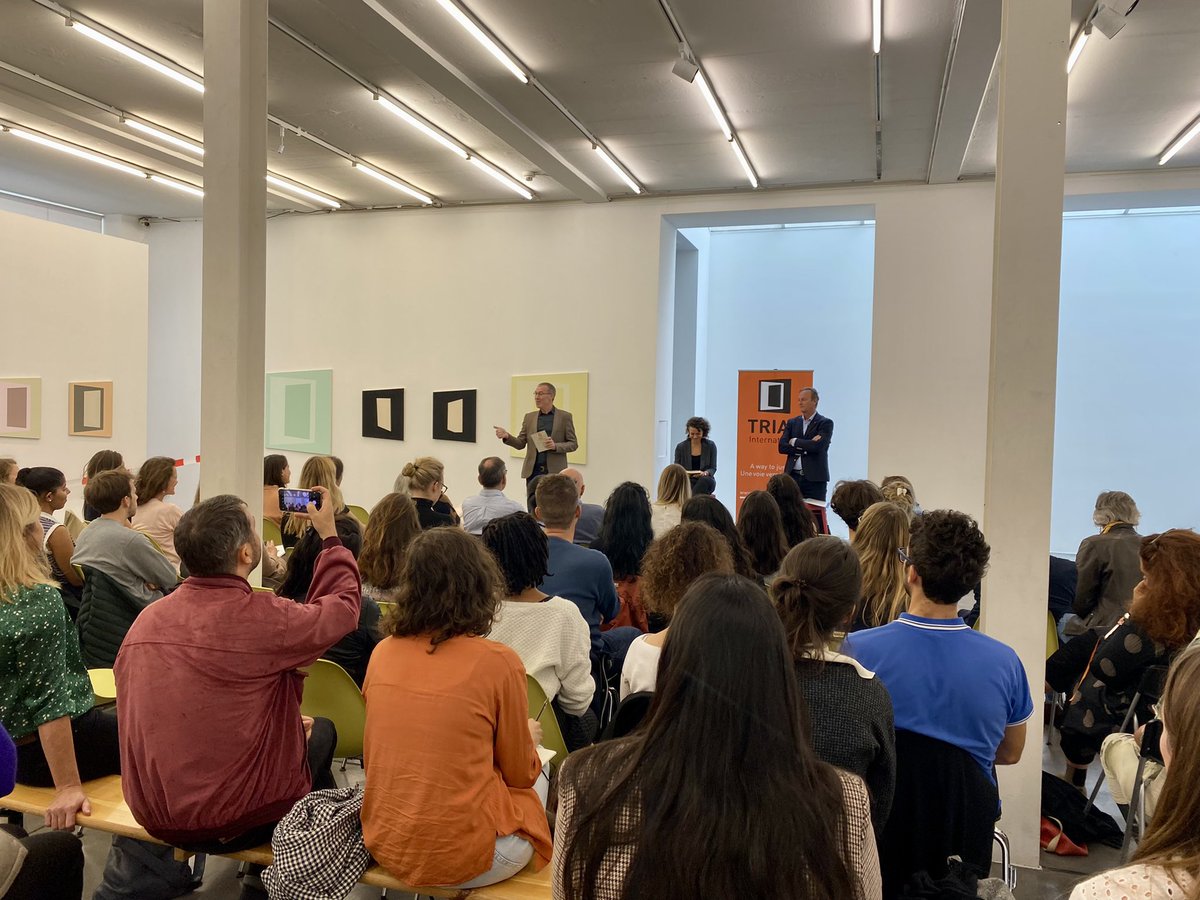 MorganeGrc's tweet photo. Happy birthday @Trial ! #20years

Et quel programme ! Hier, s’est tenu un échange avec le public genevois autour du livre « La traque est mon métier » d’@EricEmeraux.

Ce soir, se déroule une conférence riche intitulée « NGOs in the fight against #CRSV »

#FLUXLaboratory #Geneva https://t.co/Y15ijayZhR