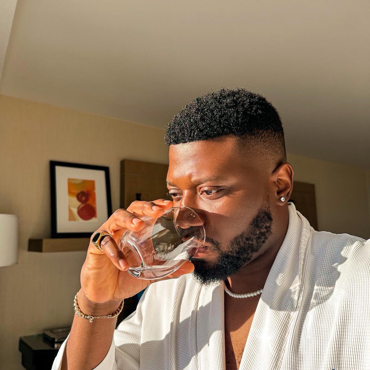 Deankelly_4eva's tweet photo. +1 🎈 🎂 

I thank God more cus I grew up with less!
To everyone that's been rocking with me these past few years I love you ❤️ 
All I want for my birthday is more streams 🌊 

stream my records if you wish me well ❤️ https://t.co/kcYyHcplWT