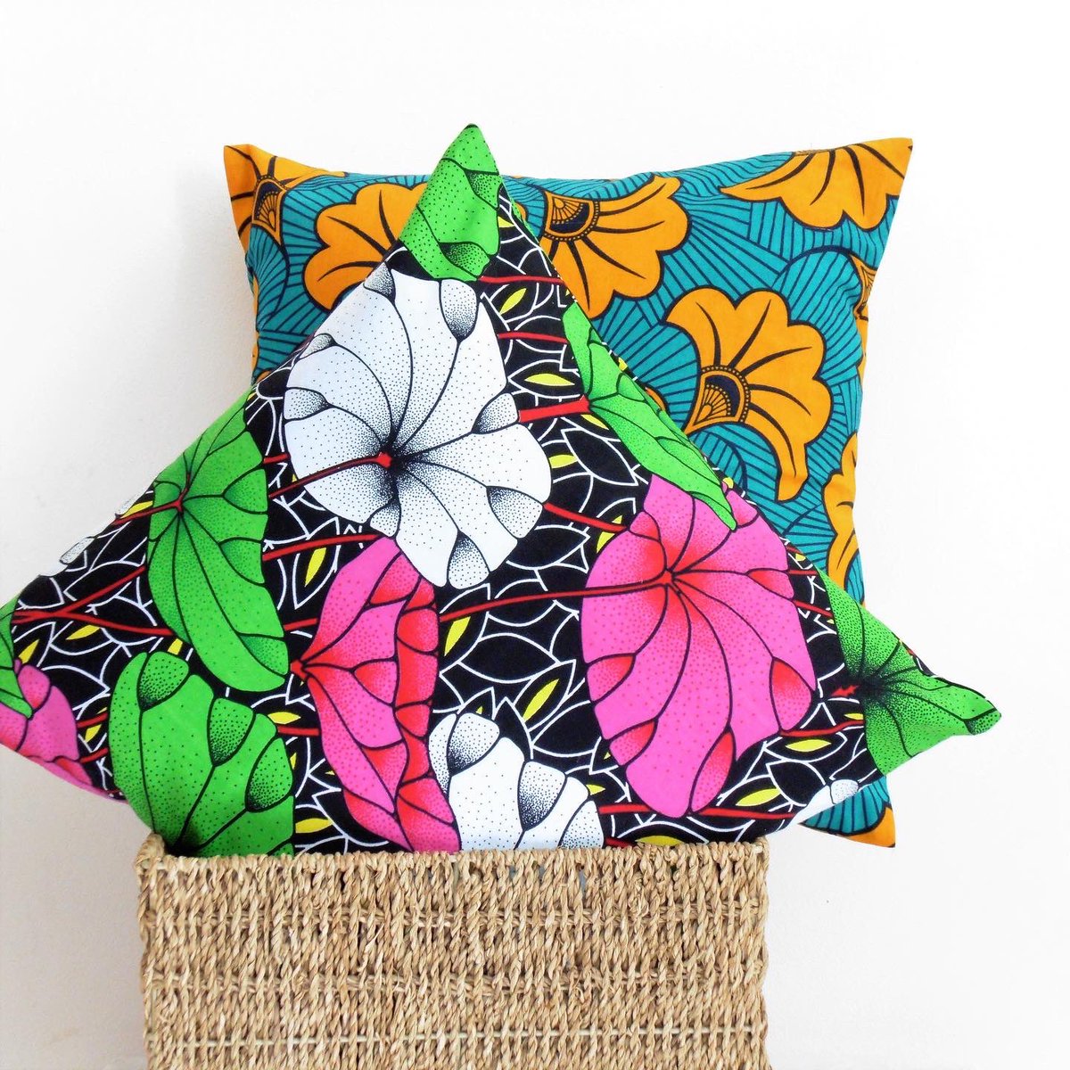 HoeStMarket's tweet photo. Heavens, it’s bleak out there. We need some colourful pick-me-ups &amp; what better than bold African prints with a twist from ByKalaX?

Not only does she make cushions &amp; lampshades, @K_ala also creates adorable clothes for little ones, plus scarves &amp; kimonos 4 bigger folk. https://t.co/PsWoFwRjuO