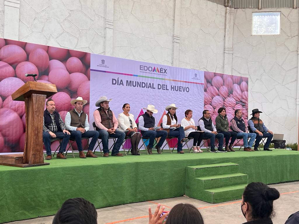 MarisolGlezT's tweet photo. Ya estamos en #Jilotepec celebrando el #DíaMundialDelHuevo, no te pierdas la oportunidad de visitarnos hoy hasta las 5 de la tarde y conocer la variedad de productos que tenemos para ti.
Sigamos trabajando por #LaTierraQueNosUne.
@CampoEdomex
#DGSICA
#EquipoSeCampo https://t.co/1LlJ7ndM2p