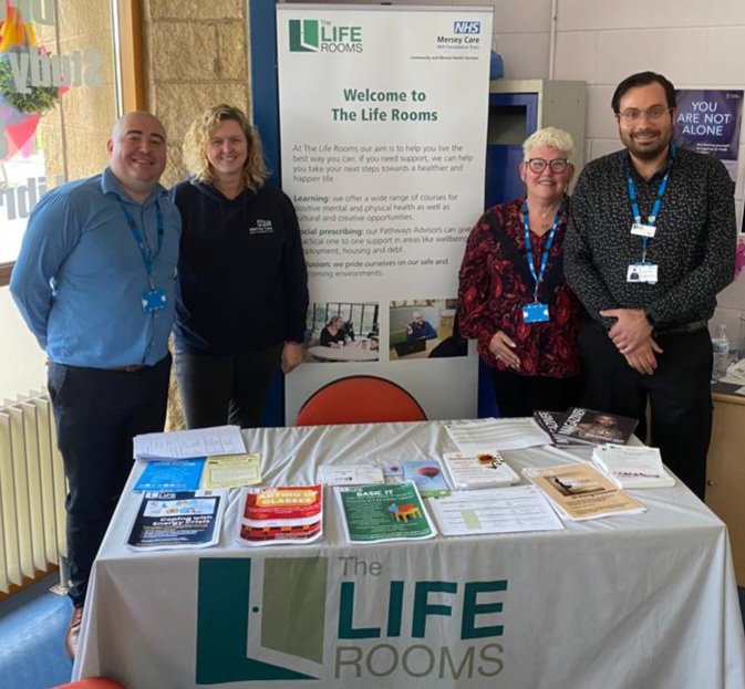 MrBell1985's tweet photo. Great end to our 'Recovery from Psychosis' tour of @LifeRooms_MC sites today at #LeeValley #BelleVale in partnership with @Mersey_Care Early Intervention Service - and a big thanks to @BenHarris1982, Mary &amp; Molly who all bravely shared their journey on camera! (1/3) https://t.co/gCaW5N2AK2
