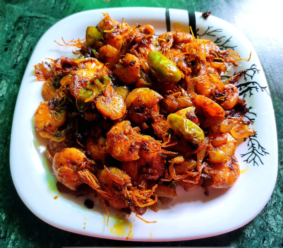 Nivedita_Odisha's tweet photo. Chilli prawn😊😍
#homemade #chilliprawn #prawnrecipe #prawnlover #foodtweeter #foodworld #kendujhar #sambalpur #odisha #india https://t.co/s7HuqqS8fL