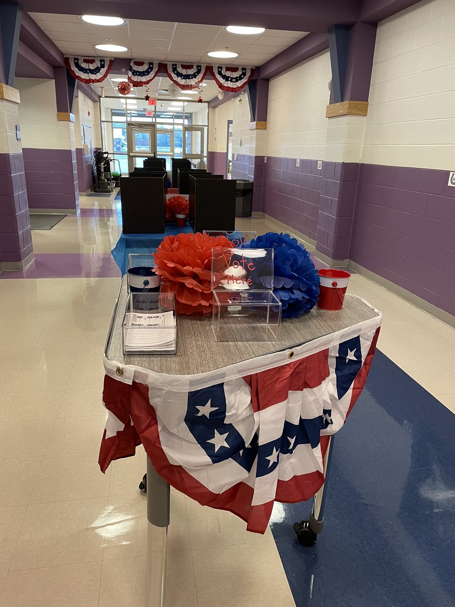 jsojuro's tweet photo. Election 🗳 Hall is ready for our Mustang Voters ♥️💙🤍🇺🇸@SWEStangs @sabwalls86 #SWESuccess #BuildingtheBestSPS https://t.co/0YHzWu0CVJ