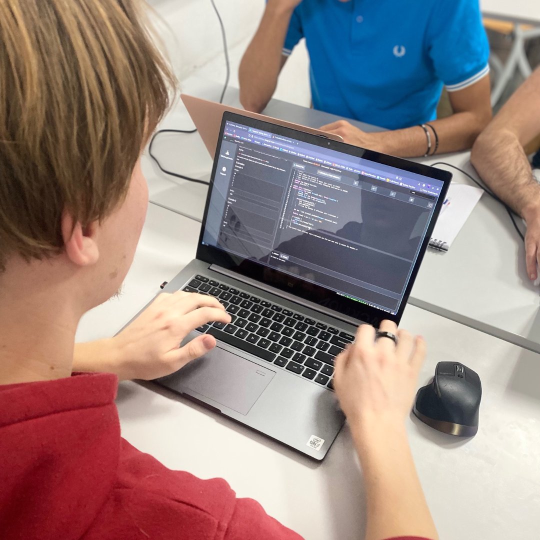 esiea_school's tweet photo. 📸Retour en images sur l’édition 2022 de la #CodingBattle !
👨🏽💻L'ensemble des étudiants participants au concours ont pu découvrir six énoncés de #programmation à réaliser en seulement deux heures.
🔗Retrouve le déroulé complet sur notre site web : https://t.co/FEKpBU5U6W https://t.co/Tz8Gl3P5JC