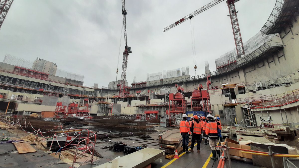 Bouygues_BatIDF's tweet photo. 👷 Les équipes mobilisées sur l’ouvrage de l’Adidas - Arena, Porte de la Chapelle accueillent les visiteurs à l’occasion des #CDB2022
🏗 Présentation du projet, des métiers et visite de chantier sont au programme !
👋@Paris ; #NP2F ; @scauarchi https://t.co/uMfwoXK7Lq