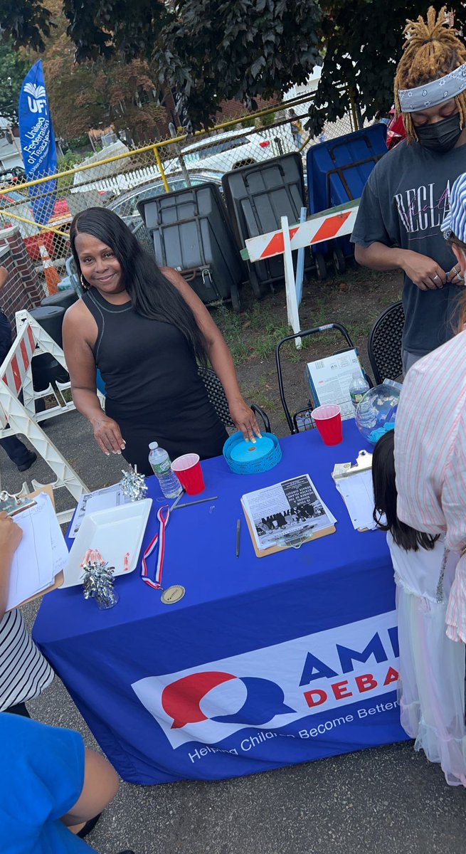 American_Debate's tweet photo. On August 24th, we proudly served as a community partner for the Staten Island UFT Backpack giveaway. We gave out snacks and juice as well as gave out $50.00 dollar gift cards for Back to School supplies #DebateChangesLives #ADLEVENTS #ADLMEMORIES https://t.co/iZRZGViyyX
