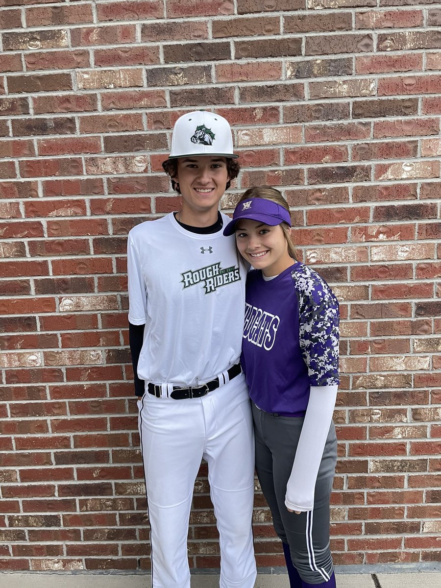 mulvaney_10's tweet photo. Happy 18th birthday to the two most amazing kids in the world.  I am so thankful to be able be their dad.  The journey they have taken us on and the accomplishments they have each received make me so proud! Have a great day I love you so much!!#mulvaneyfamily https://t.co/kpvQwwWEz5