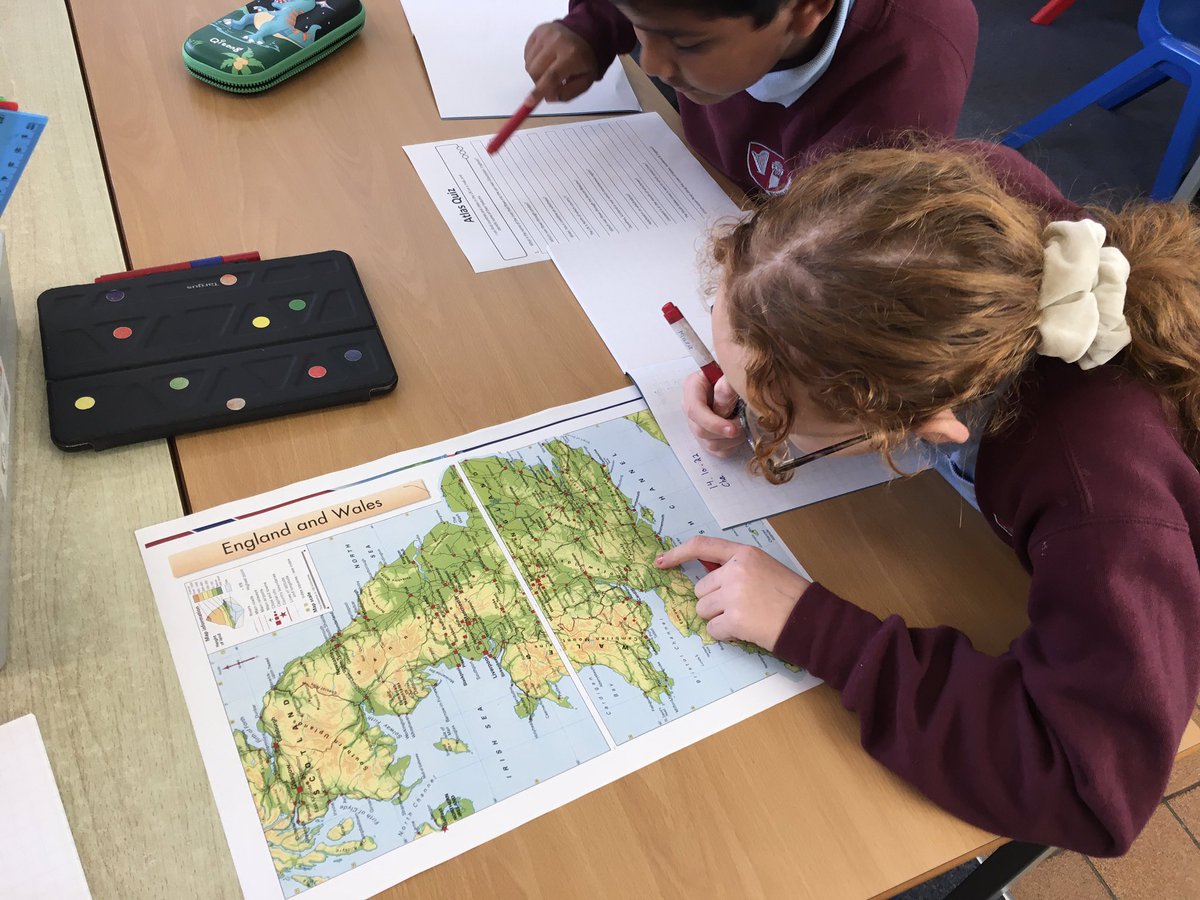Stphilipevanspr's tweet photo. Year 4 have been using atlases to find out the answers to our map reading quiz #SPEhumanities https://t.co/OvUqBzXAuP