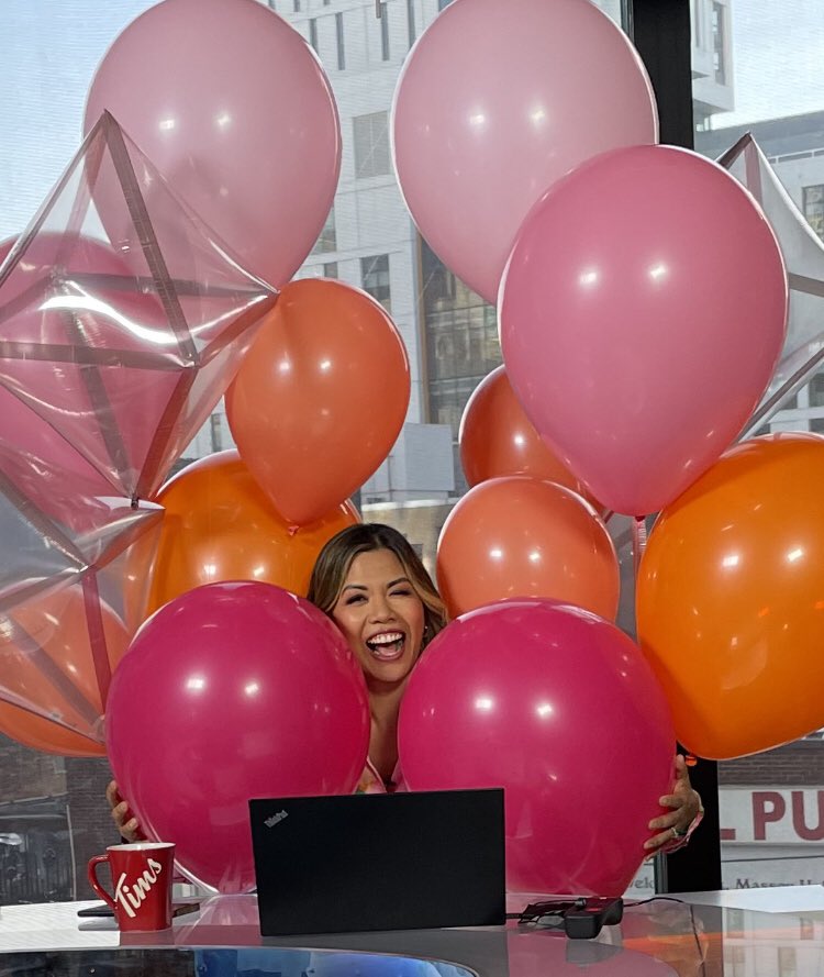 pachaballoonsca's tweet photo. Wishing @CityMelanie @breakfasttv all the best!!!!!!! We have such admiration for you and your decision. Family is most important. Today is a #Melebration 🎉🎈 We love you and will miss seeing you on air! https://t.co/kQEhCxaGfv