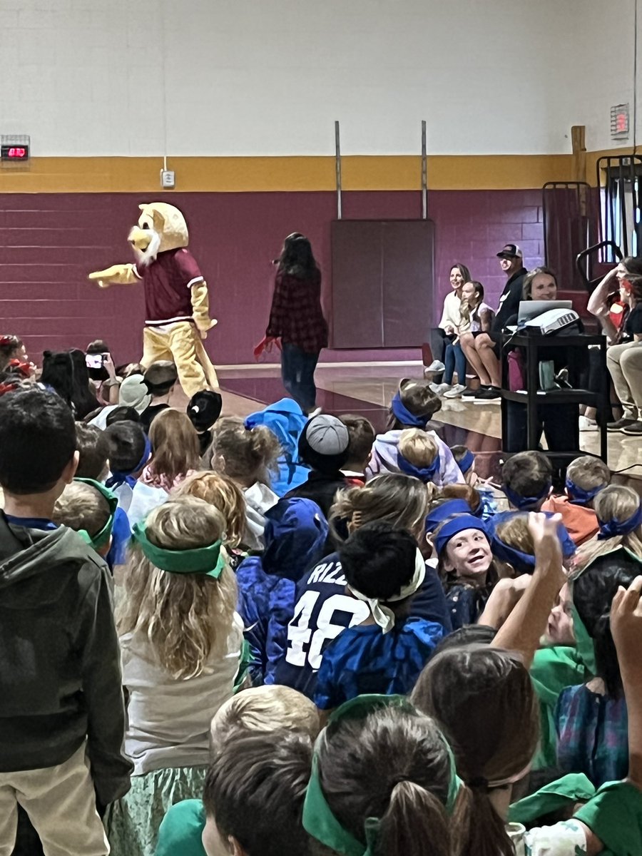 MrsJKirkley's tweet photo. So proud to be a Holly Springs Wildcat today! Our first quarter #Fivepridesonefamily PBIS Assembly was awesome! Way to go Jaguars! @HSpringsSTEM https://t.co/nQ6fM68Fv3