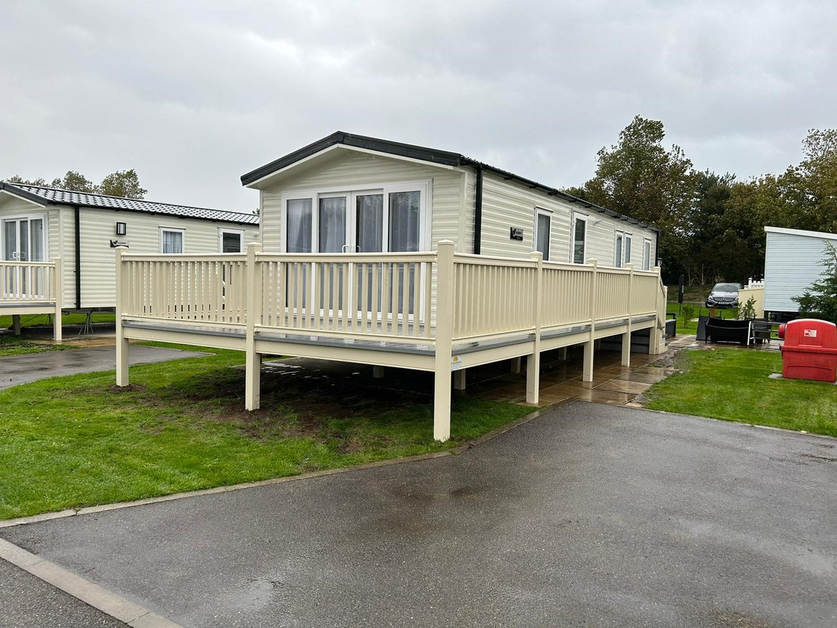 ABSundecksLtd's tweet photo. Here's one of our installations from last week
at @parkdeanresorts Skipsea Sands!🤩

Contact us to order your own!
📞 01204 709029
📧 quotes@absundecks.co.uk
🌐 https://t.co/ZpMmaUONYv

#decking #caravandecking #PVCDecking #friday
#deckingideas #parkdeanresorts #parkdeanholidays https://t.co/8cpfD69yhj
