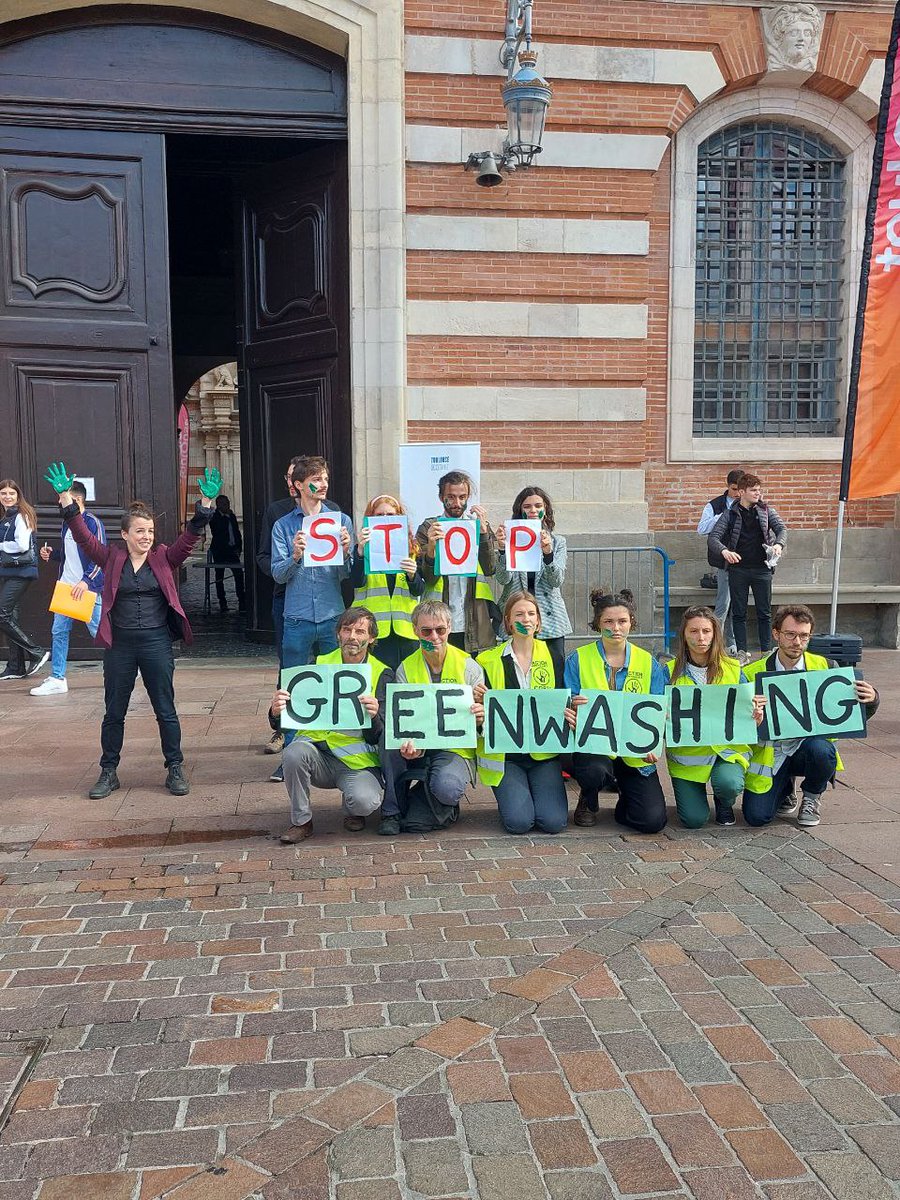AnvCop21's tweet photo. 🚨 [ACTIONS EN COURS] Ce week-end, partout en France, nous organisons des conférences-occupations pour dénoncer les projets climaticides et confronter les dirigeants à l’urgence climatique !

📣 Urgence climatique : écoutons les scientifiques !
#StopProjetsClimaticides https://t.co/6uDpR4x2ua