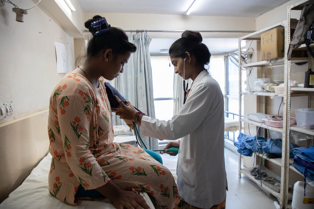 smilefoundation's tweet photo. "My parents never denied my desire to learn despite earning barely more than the minimum wage. And it is because of them and their sacrifices that I have reached this life milestone.
Gungun has been trained under #ProjectManzil in Udaipur. https://t.co/eLPU7bDFez