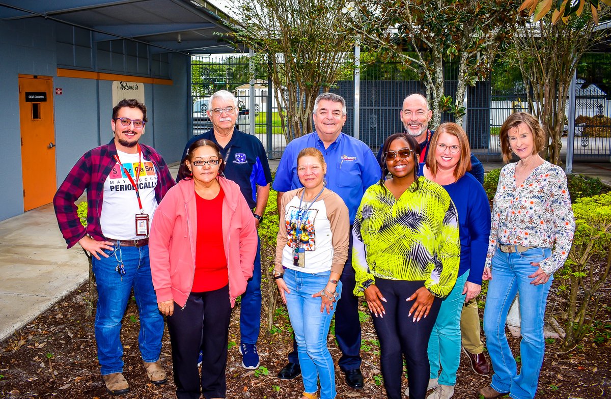 AltEd_OCPS's tweet photo. The Science Team here at Alternative Education is excited for this year and all the gains our students will make!!! #ReThinkAltEd #OCPSAltEdRocks @School2WorkOCPS https://t.co/RvlRRqdvQC