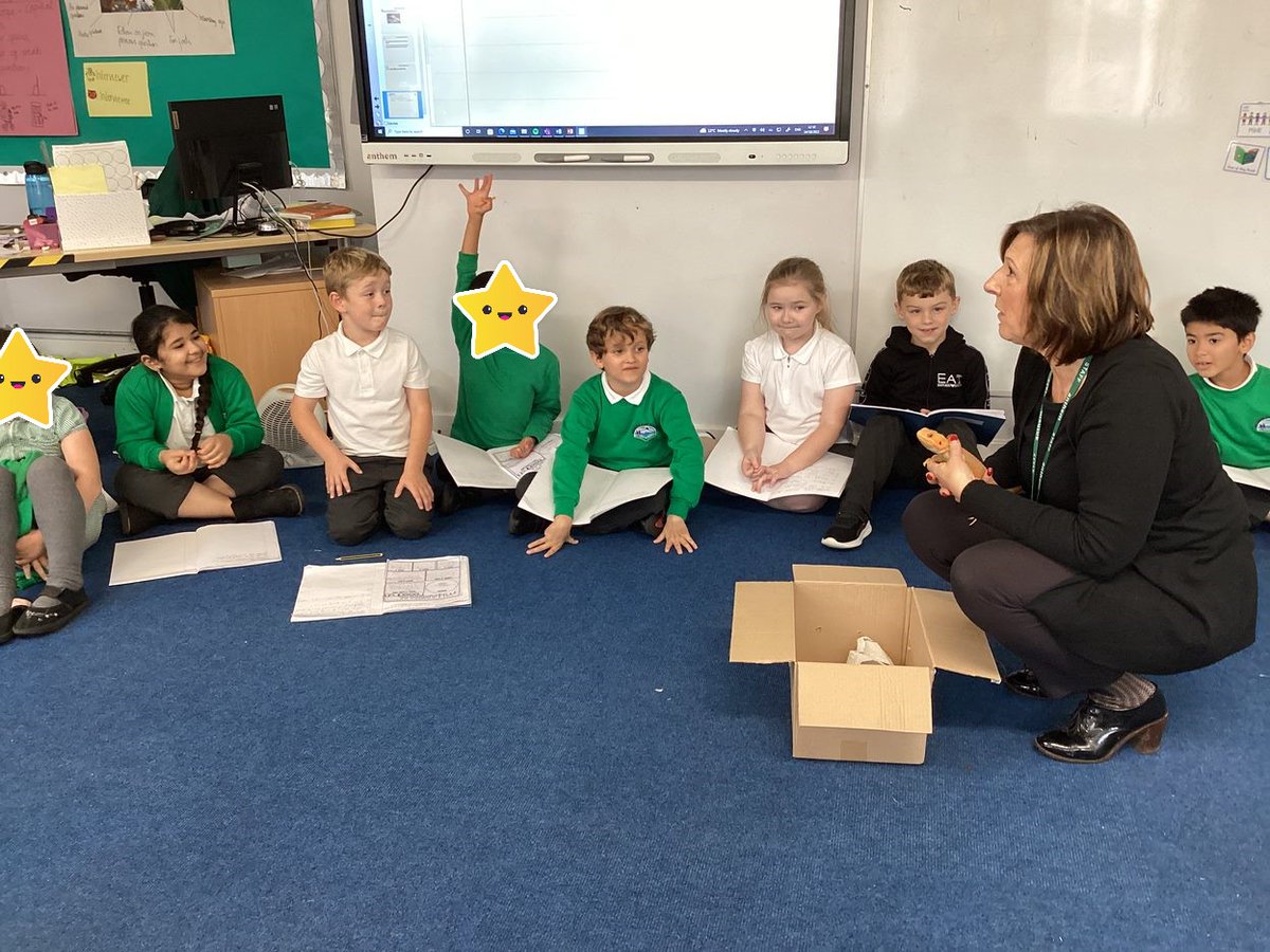 MPATilehurst's tweet photo. Year 3 had a super special visit from Hades, a real Bearded Dragon! We came up with some questions and interviewed him! #Dragonfun #NoHeDoesNotBreathFire https://t.co/Co9qCsZ50h