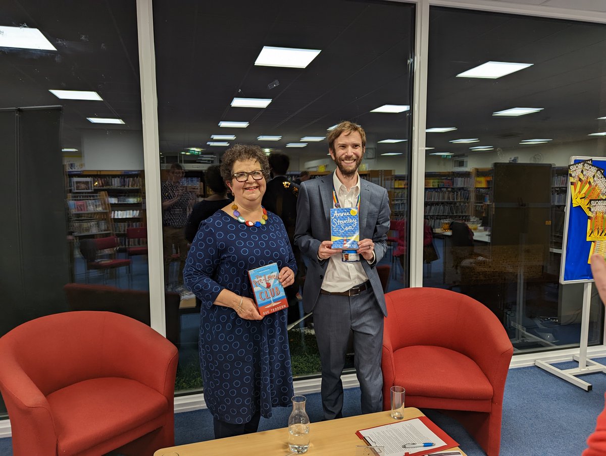 WSCCLibraries's tweet photo. Thank you to everyone who joined us at Shoreham Library last night to hear @sueteddern talk about her new book The Pre-Loved Club as part of @Wordfest_by_Sea. We loved it! 📚

#LoveYourLocalLibrary #ShorehamWordfest https://t.co/JVoP20a5JU