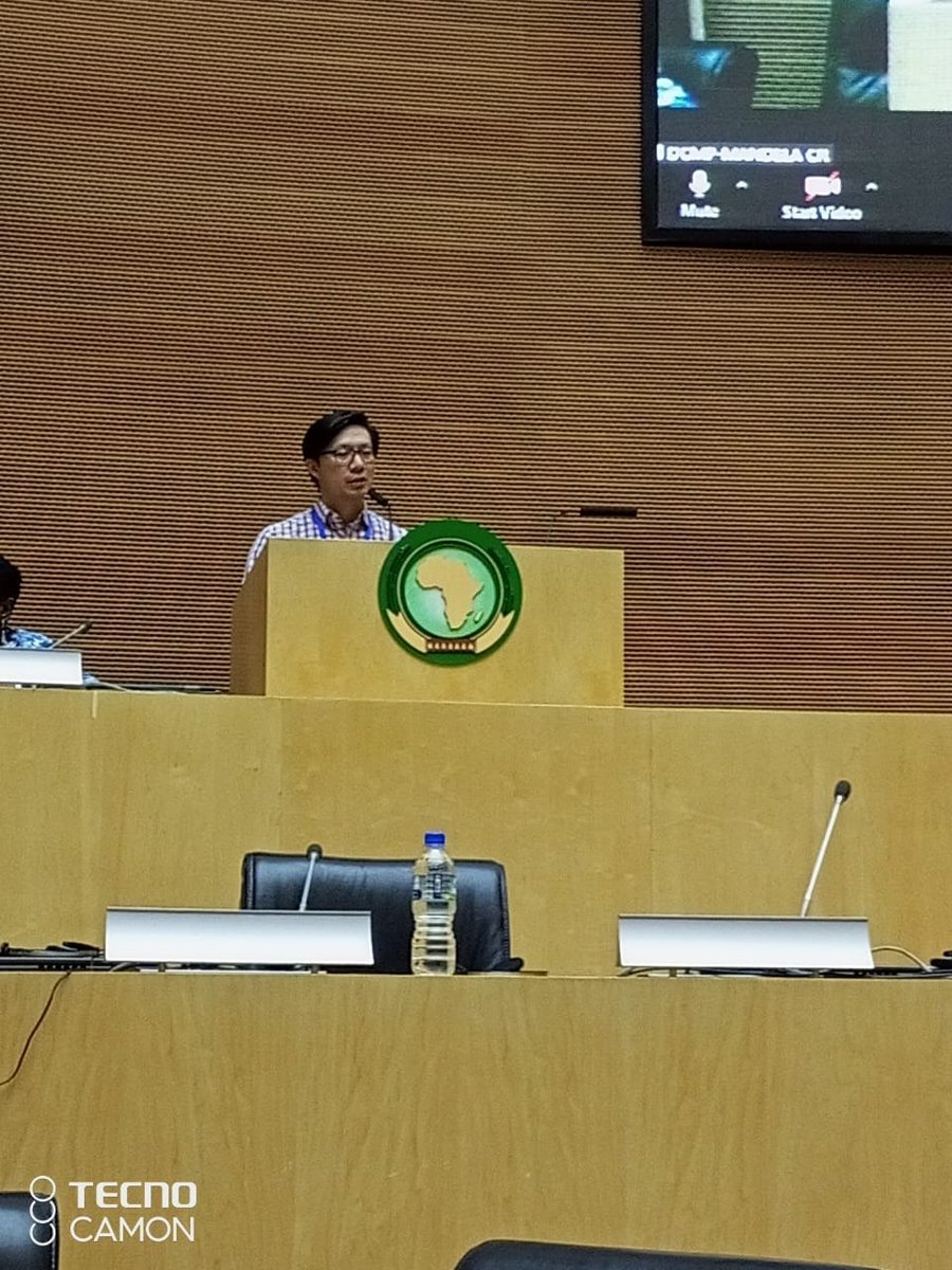 lastmilehealth's tweet photo. We were honored to join @africacdc’s High Level Meeting on community health, sharing @Frontline1st alongside @FinancingAllian &amp; @chw_impact. AFF’s goal to deploy 200k CHWs supports @_AfricanUnion's 2M CHW target, advancing Africa’s New Public Health Order. We're in this together! https://t.co/hKVw8w7AEl