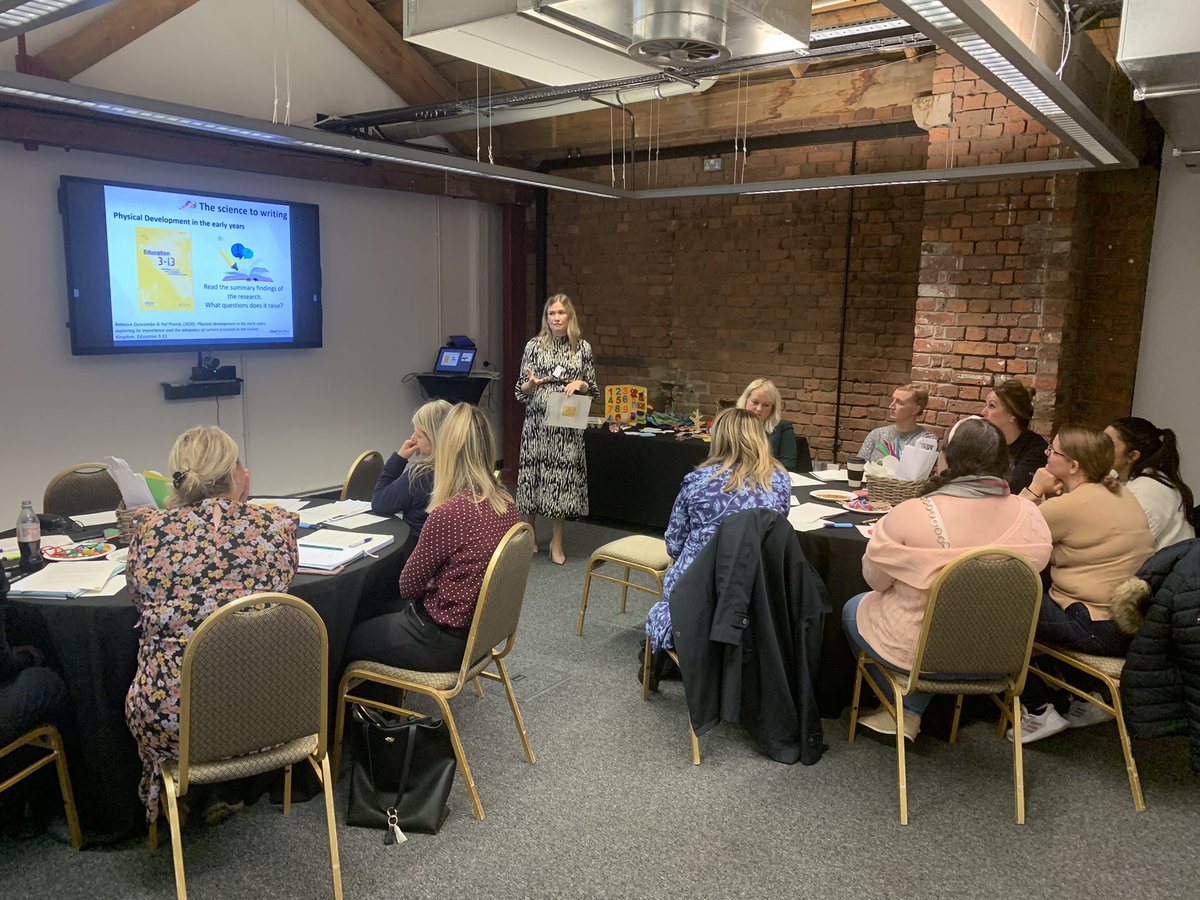 RachelFosterOE's tweet photo. afternoon workshops underway continuing the great vibe at #LitConf22 all related to #literacy rich experiences. @catherinedel24 @SimoneNixon71 @MrPorter6AP @BrettellHarriet @fictious_cat https://t.co/YXDMu4wvwJ