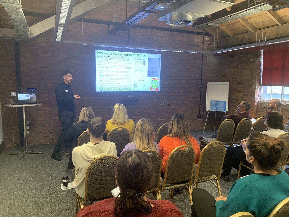 RachelFosterOE's tweet photo. afternoon workshops underway continuing the great vibe at #LitConf22 all related to #literacy rich experiences. @catherinedel24 @SimoneNixon71 @MrPorter6AP @BrettellHarriet @fictious_cat https://t.co/YXDMu4wvwJ