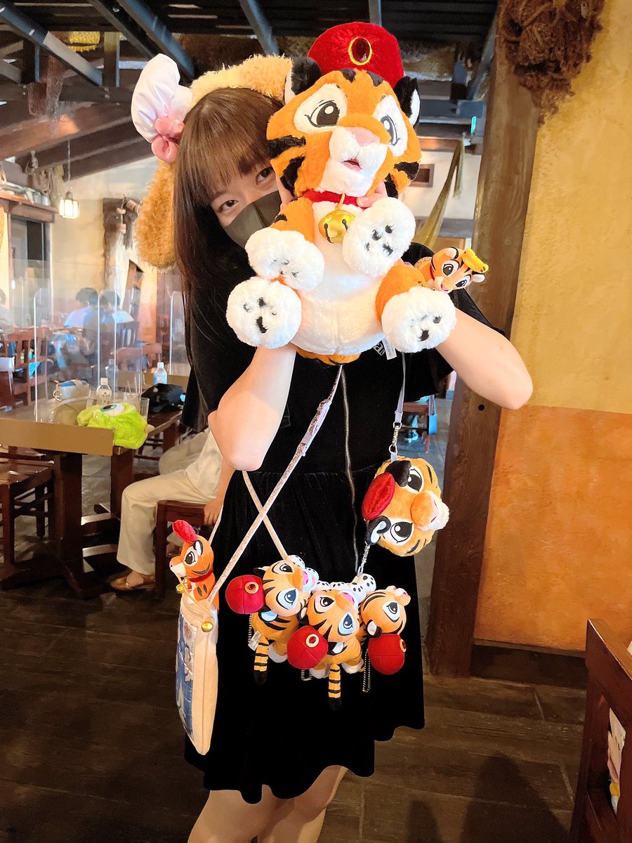dvs_525's tweet photo. 【Profile】

🌸'98line
🏰/🌋 海寄りのどっちも派

パーク、作品、ゲーム、キャラ全般と守備範囲広めです☺💓
推しもいっぱい過ぎて困ってる...💭

一緒にインしたり、ホテルでご飯食べたり、イベント行ったり出来るお友達が男女問わず欲しいです、よく喋ります！🥺

#Dオタさんと繋がりたい https://t.co/9eJTXKLzj3