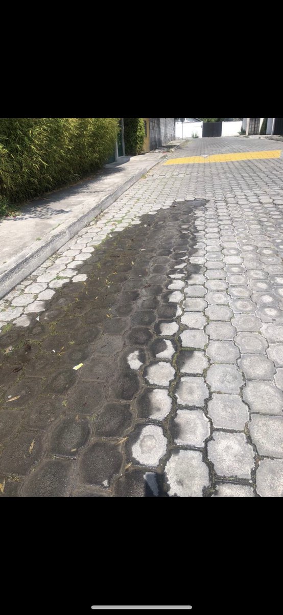 rass137's tweet photo. @aguadequito por favor su ayuda. Hay una fuga de agua en la calle Velasco Ibarra y Chimborazo. Barrio Santa Lucía Cumbaya https://t.co/oHtrHcz191