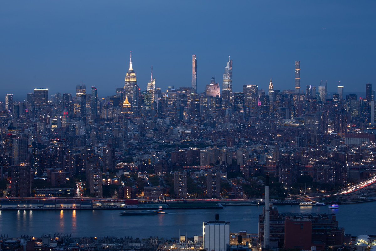 maximusupinNYc's tweet photo. Manhattan views from The Brooklyn Tower #NYC https://t.co/cK01m9KKcq