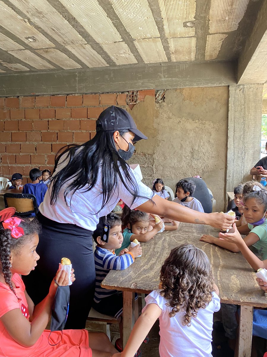 Somos__Panas's tweet photo. ¡Por una buena educación para todos nuestros niños! ✨

Si hay algo que tienen en común nuestros proyectos es apoyar el lado formativo de todos nuestros niños. 💪🏻

El día de hoy logramos beneficiar a la Comunidad de Campo Rico Petare.📍

#ong #somospanas #ayuda #ccs #petare https://t.co/3mqzgkNmDU