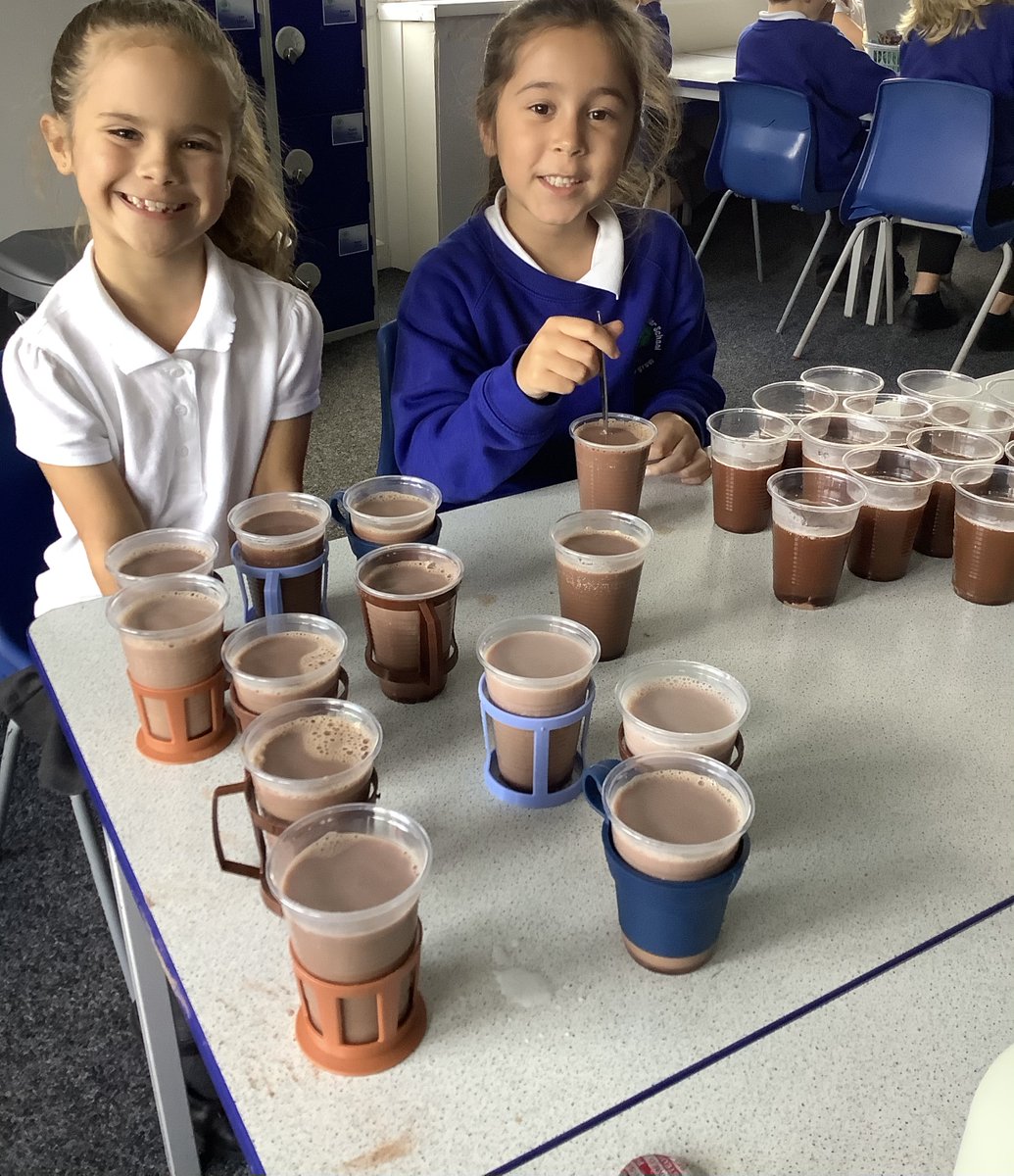 ReinwoodJuniors's tweet photo. 3F are enjoying a well earned hot chocolate and a biscuit or two for Golden Time! Well done everybody for a great week! #RJS3F #RJSwellbeing https://t.co/CRCa9RY15r