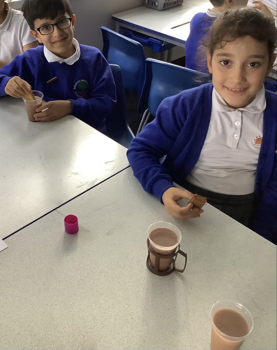 ReinwoodJuniors's tweet photo. 3F are enjoying a well earned hot chocolate and a biscuit or two for Golden Time! Well done everybody for a great week! #RJS3F #RJSwellbeing https://t.co/CRCa9RY15r
