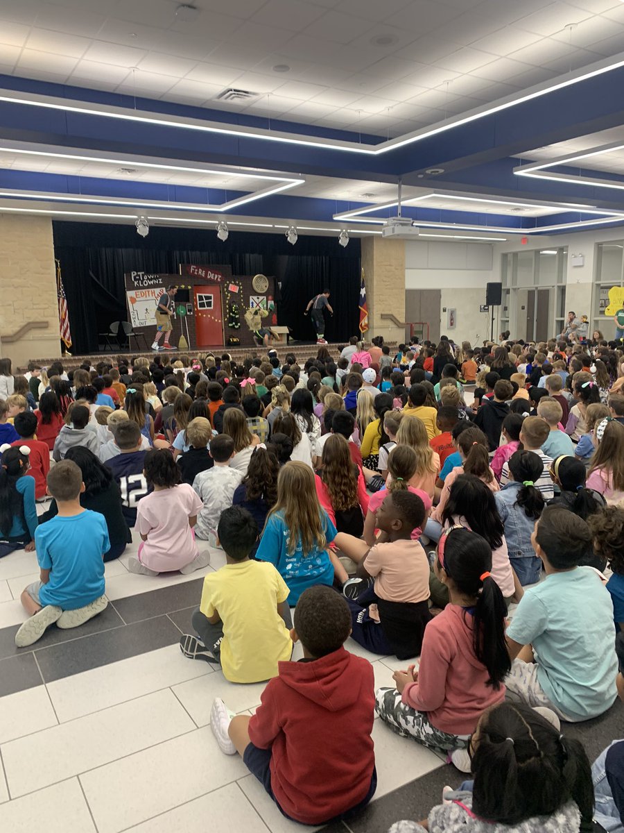 Leah Wallace (@teachingwallace) on Twitter photo P-Town Klownz stopping by <a href="/PISDHallElem/">Hall Elementary School</a> this morning to teach us about fire safety! P-Town Klownz stopping by <a href="/PISDHallElem/">Hall Elementary School</a> this morning to teach us about fire safety!