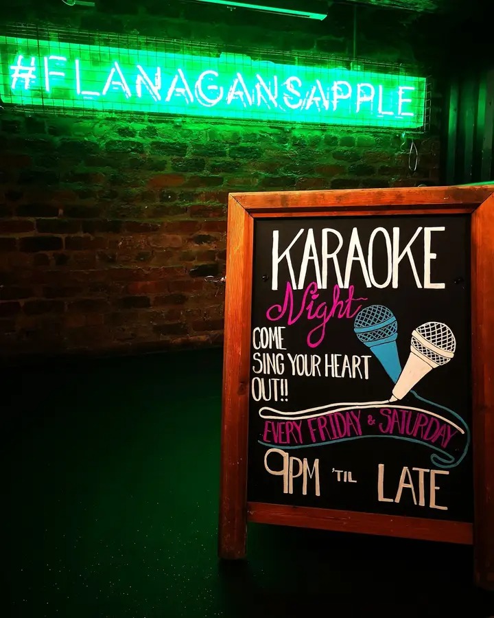 #liverpoolbar
#afterworkdrinks
#livemusic
#livemusicvenue
#food
#drinks
#cocktailtime
#weareoneills
#foodserveduntil9pm
#independentliverpool
#liverpoolbar
#studentoffers
#music
#saturdaynightlive
#dj
#liveyourbestlife
#ilikethewayyoumove
#partytime