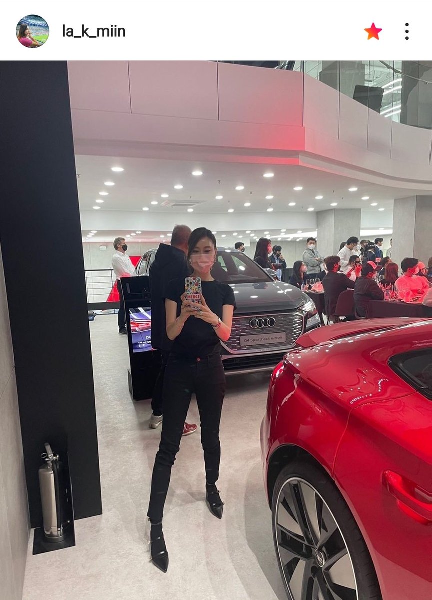 Poupett56449683's tweet photo. la_k_miin and tonyhong1004 updates with Siwon at the #AUDI #houseofprogress event today
14/10/22 

Thank you for sharing 💙
@ la_k_miin @ tonyhong1004 

@siwonchoi👑❤️❤️
#SIWON #AUDI #audi_Q4_etron #houseofprogress https://t.co/baS6Z6MGon