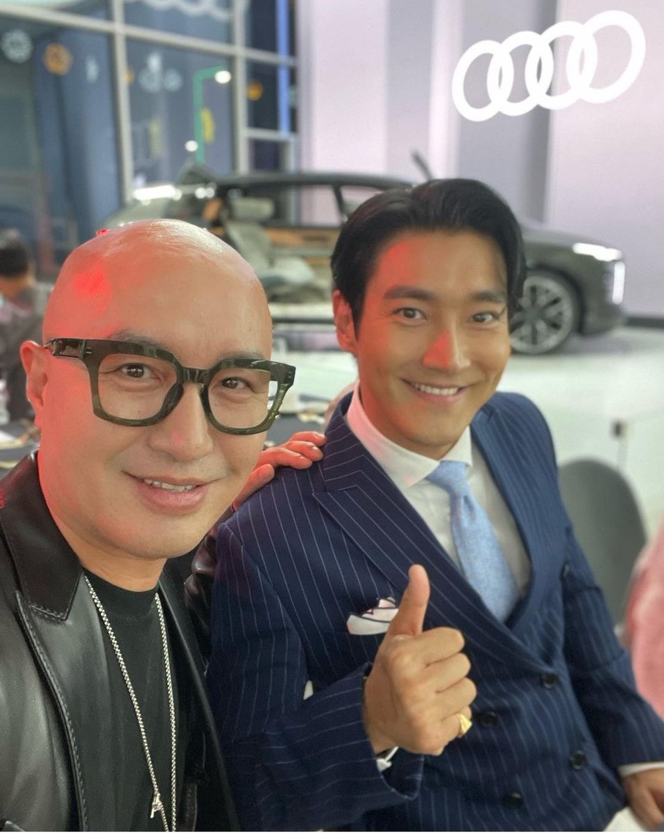Poupett56449683's tweet photo. la_k_miin and tonyhong1004 updates with Siwon at the #AUDI #houseofprogress event today
14/10/22 

Thank you for sharing 💙
@ la_k_miin @ tonyhong1004 

@siwonchoi👑❤️❤️
#SIWON #AUDI #audi_Q4_etron #houseofprogress https://t.co/baS6Z6MGon