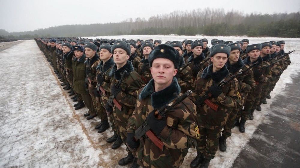 Hajun_BY's tweet photo. Lukashenka said that the regional grouping of troops of Belarus and Russia will include 70,000 Belarusian troops.
He said that it’s deployed in the western direction and repeated that nuclear weapons may allegedly appear in Poland.
1/4 https://t.co/WfvB1XWjfW