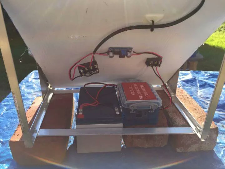 HackerSpaceTech's tweet photo. Wireless weather monitoring with hc-12 long range transceivers #weather #range #longrange #hc12 #weathermonitoring #monitoring https://t.co/qhmILI6HUy https://t.co/DXMxK7Da7i