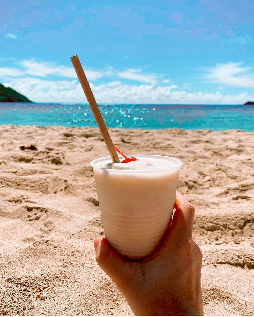 Cheers to another week! What are you drinking this weekend? Cocktails or Mocktails? Frozen or on the rocks? 

Can you name this drink? 
.
.
.
#usvi #virginislands #caribbean #beaches #island #travel #americasparadise  #stthomas #stjohn #emeraldbeachvi