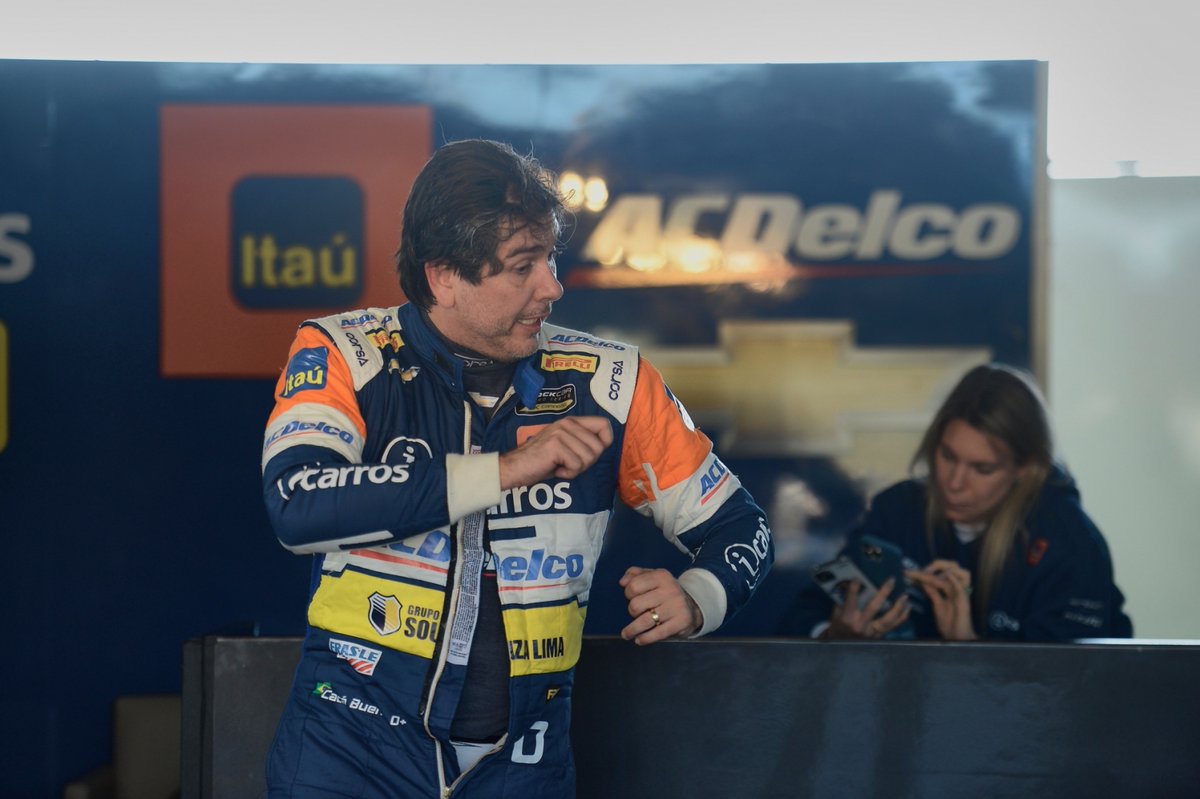 stock_car's tweet photo. Como é que tá o carro, @cacabuenoracing?
#StockFun https://t.co/Wf6U1ztO9o