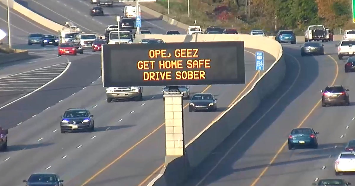 WisconsinDOT's tweet photo. Today's message board is a safe driving message - Wisconsin style. Drive sober, get home safe and tell your folks we say hi. https://t.co/DmNSLmxQml