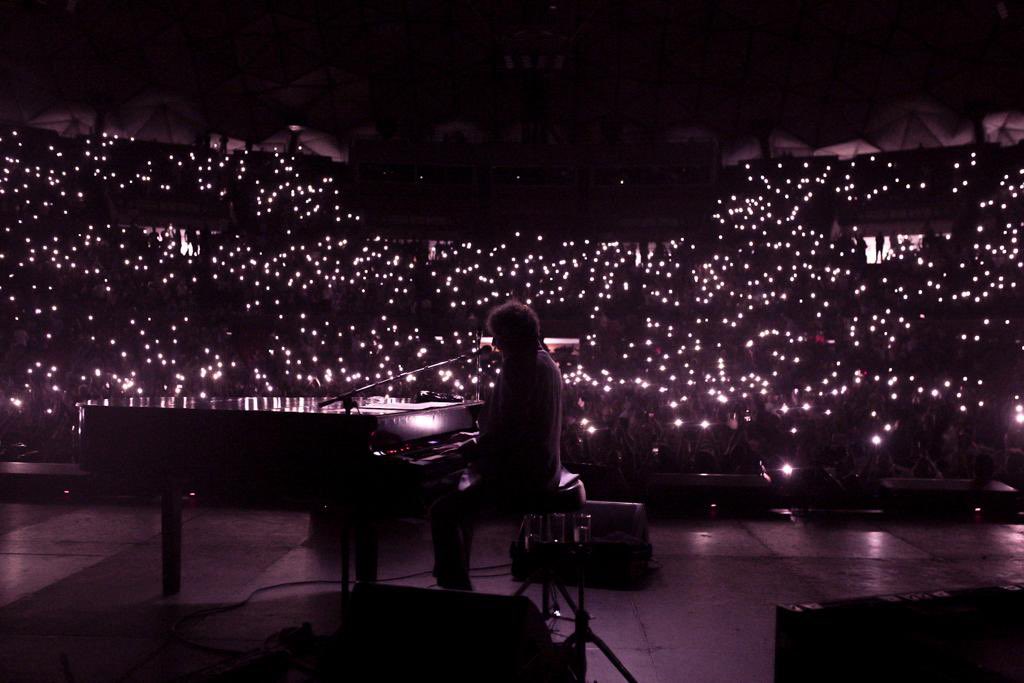 FitoPaezMusica's tweet photo. Gracias Caracas por otra noche inolvidable! Todo nuestro amor! https://t.co/XgPoCa3ACn
