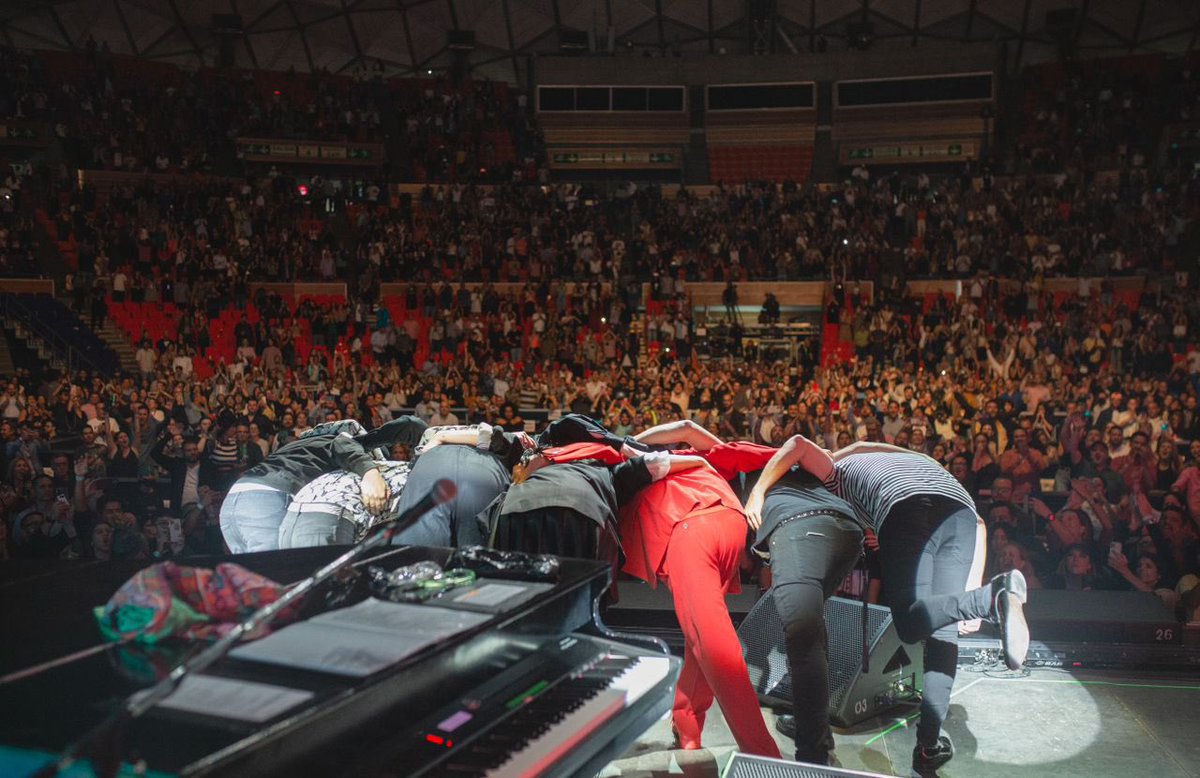 FitoPaezMusica's tweet photo. Gracias Caracas por otra noche inolvidable! Todo nuestro amor! https://t.co/XgPoCa3ACn