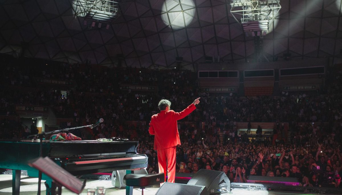 FitoPaezMusica's tweet photo. Gracias Caracas por otra noche inolvidable! Todo nuestro amor! https://t.co/XgPoCa3ACn