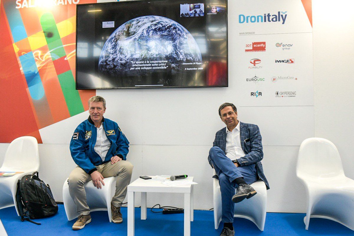 Space Economy: la nuova frontiera. I #droni possono occuparsi delle esplorazioni particolareggiate di grandi aree di pianeti.
Grazie a: <a href="/RegioneER/">Regione Emilia-Romagna</a> <a href="/sdabocconi/">SDA Bocconi</a>, <a href="/esa/">European Space Agency</a>, <a href="/skyxsonic/">SkyperSonic</a>. Ha moderato: <a href="/AlocampoAntonio/">Antonio Lo Campo</a>
