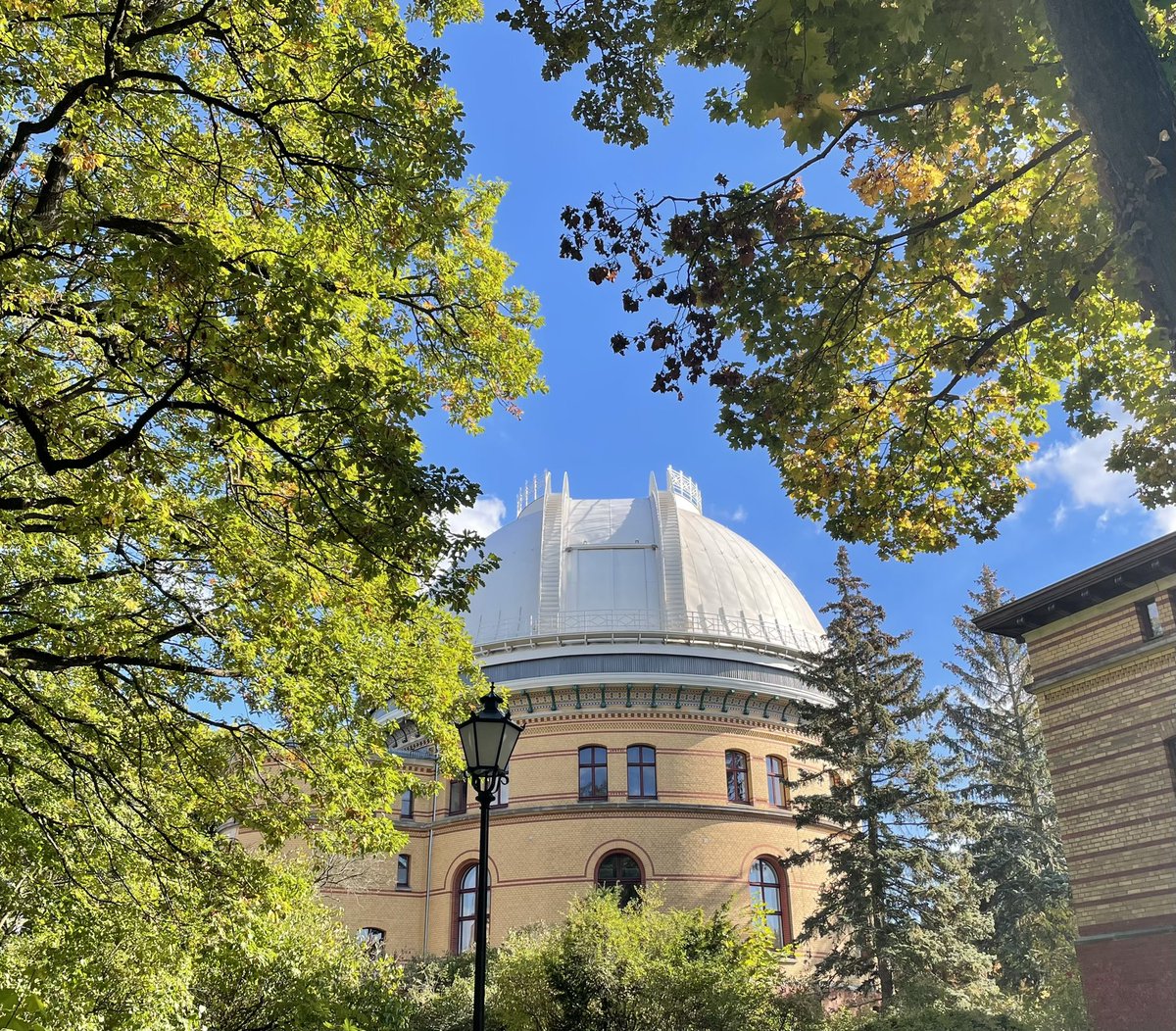 MatthiasWietz's tweet photo. Exciting week full of polar & alpine microbiology at #PAM22, including microbes from our @AWI_de @Habitat_MPI time-series in the #Arctic — with 1st presentation price for my collaborator @taylorpriest2 👏🏼🙂 Many thanks to @GFZ_Potsdam for this meeting on such a beautiful campus! https://t.co/jBvglzGqur
